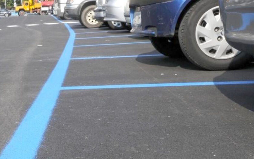 Parcheggi strisce blu