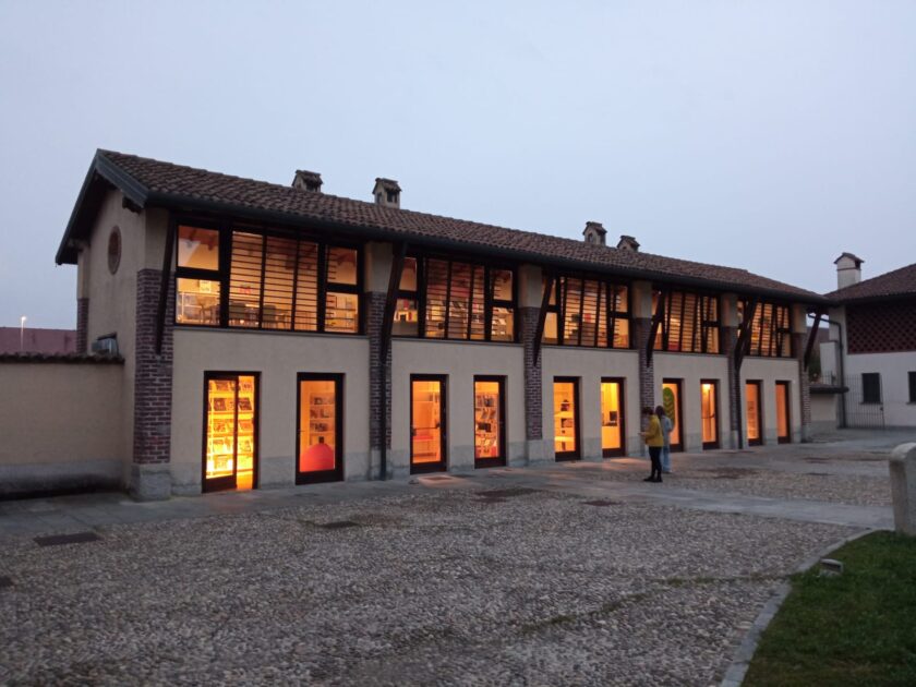 cascina ovi segrate biblioteca