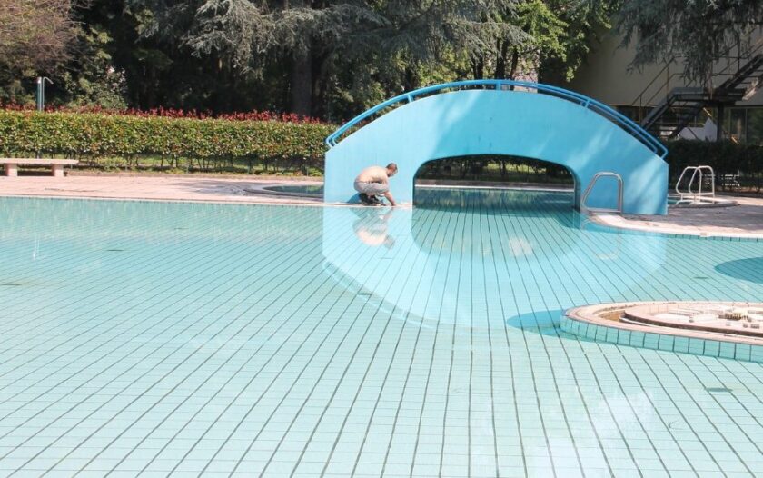 piscina parco mattei
