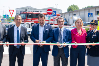 foto-di-gruppo-taglio-nastro-1