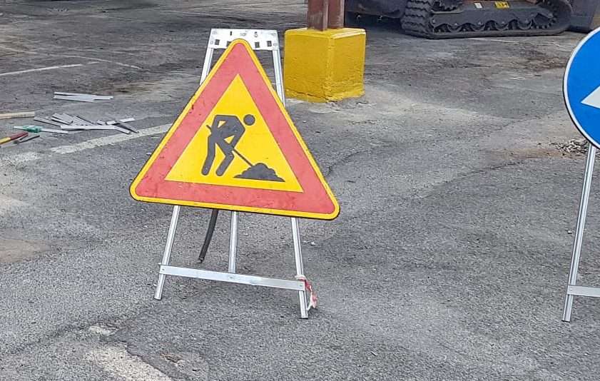 lavori in corso cartello