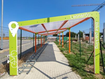 scuola cerro bike parking