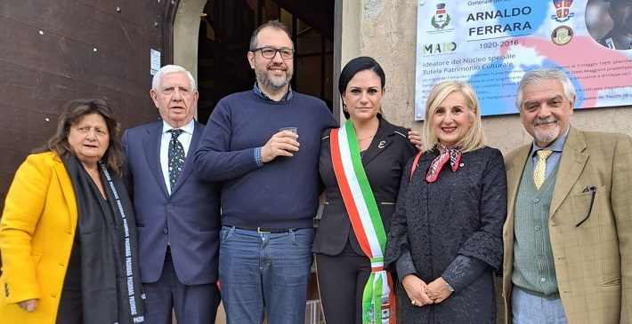cassina Maio