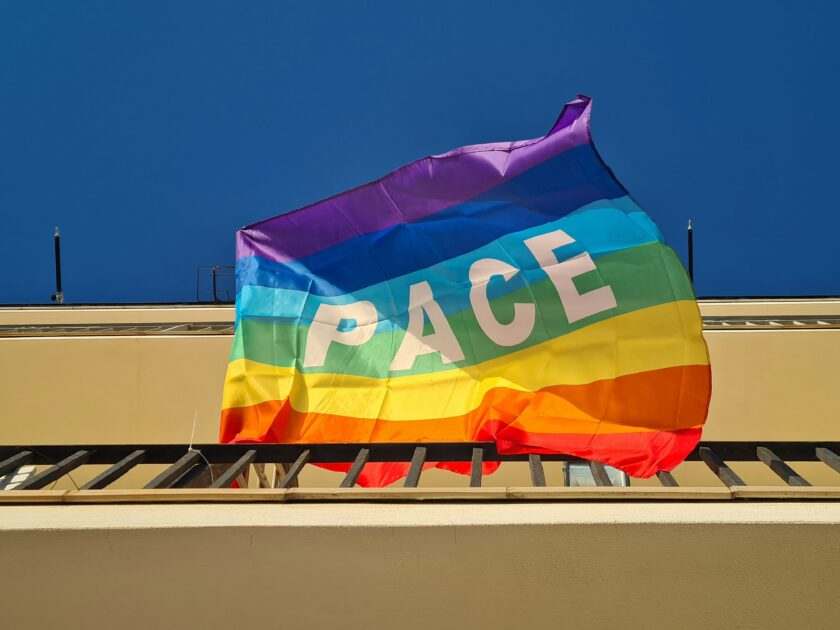 bandiera pace fiaccolata rho