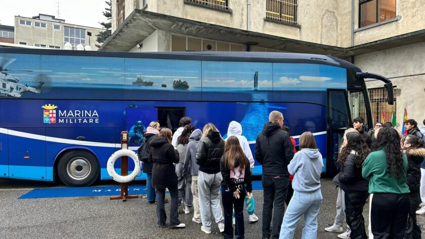 centro mobile informativo della Marina Militare