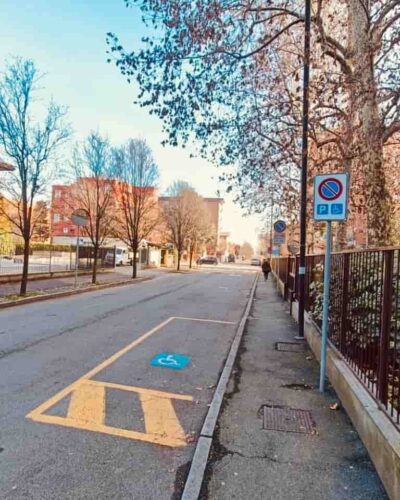 segrate parcheggi disabili-min