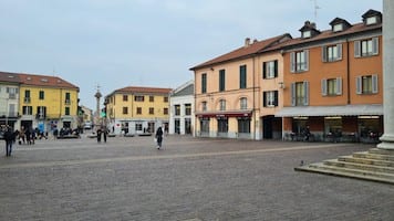 bar piazza san vittore rho