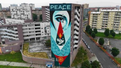 murale obey 3-min