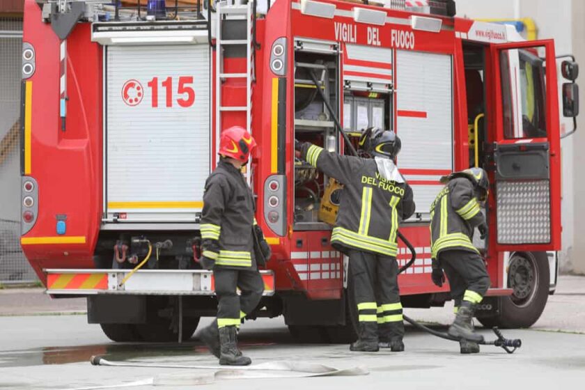 Vigili-del-Fuoco-camion-min