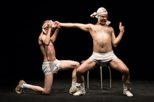SLIPS INSIDE. Di e con Xavier Bouvier e Benoît Devos