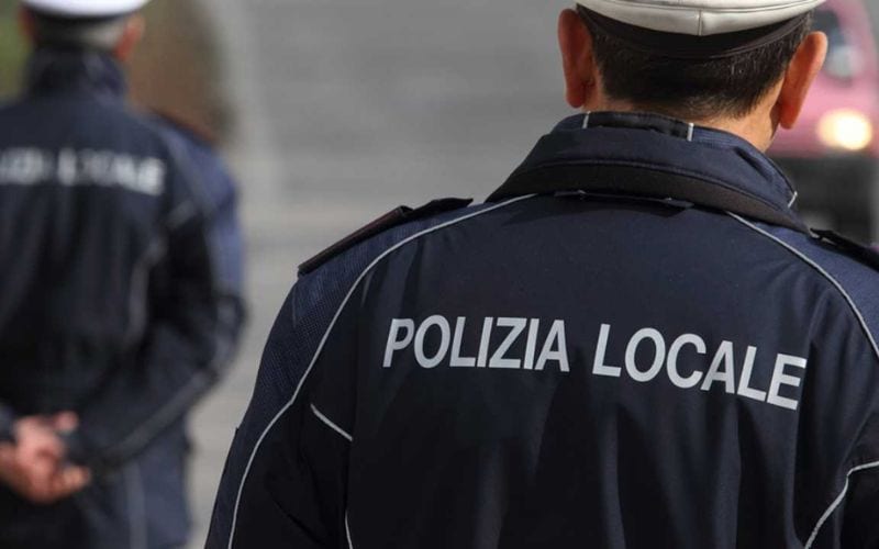 polizia locale controlli poliziotto