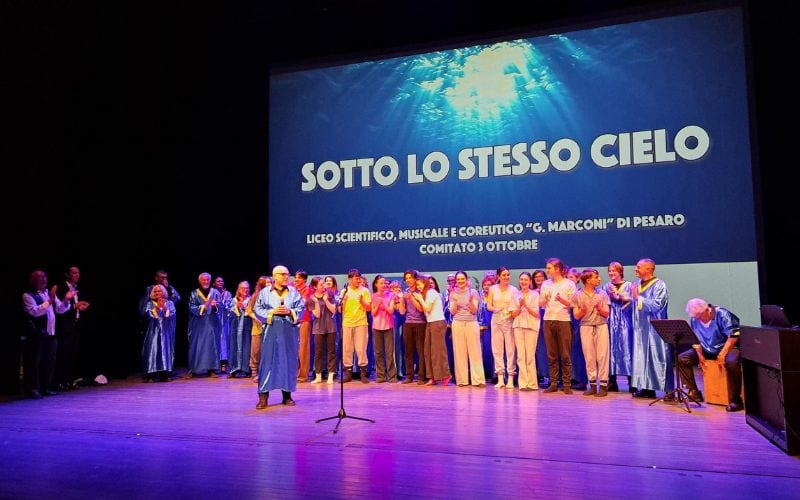 rho teatro migranti