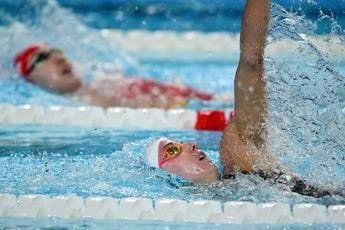 Salute negli sport acquatici e alto rischio orecchio del surfista come proteggere ludito