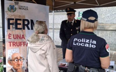 Polizia al mercato contro truffe