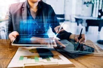 LIntelligenza Artificiale fa lavorare di meno Non proprio per i dipendenti aumenta impegno e divario con i dirigenti