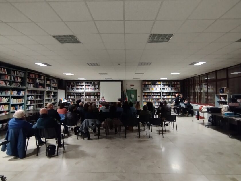Biblioteca caronno pertusellaa