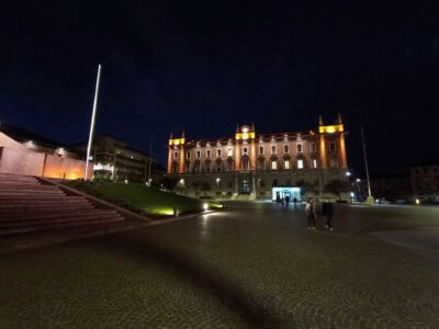 Monza municipio illuminato